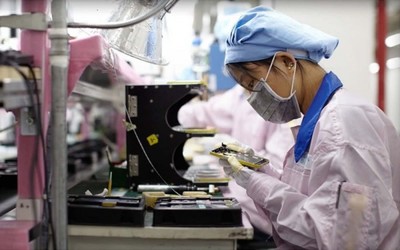 苹果产业链「高薪」复工的背后 5G版iPhone能否如期而至？